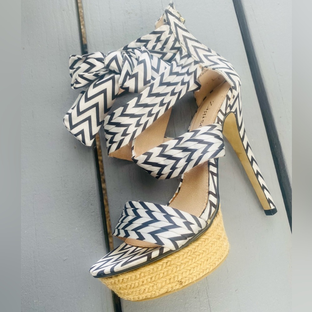 Zigi Soho Women's Black and White Sandals S/7 - Picture 2 of 16